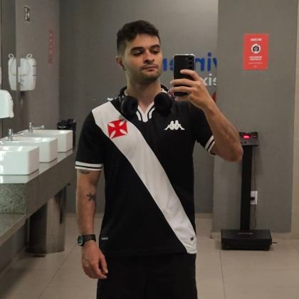 webnamoroecrime's profile picture. Sommelier de supermercado e amante do cinema