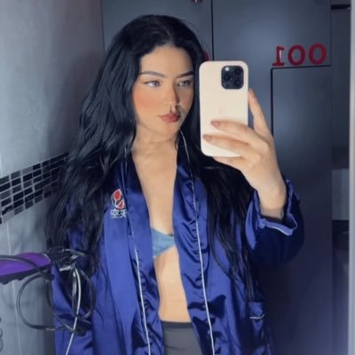 Badgalbadgal's profile picture. 