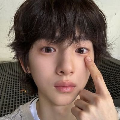sunghotario's profile picture. A maior ouvinte do BoyNexDoor⁶ a maior entendedora da lore do TXT⁵ a pessoa que mais panfletou o Cortis⁵ e a maior jurídico BTS⁷