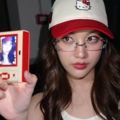 srchakwxng's profile picture. that one gleek, once #FreenBecky fan