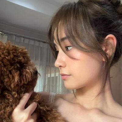 Humanotopia's profile picture. Revertendo o tempo toda semana para evitar o fim de Reverse With Me, Denied Love, Queendom e Poisonous Love. ⏳📚👑👠