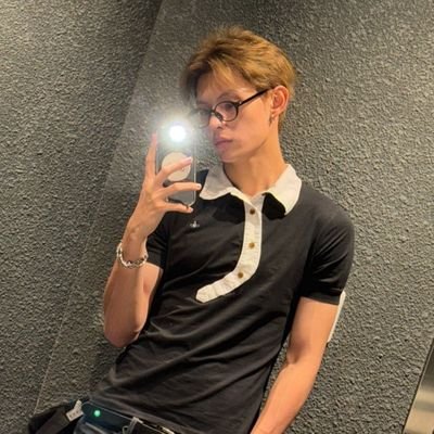 hjkjbjluvers's profile picture. 21 | medyo writer | jikook layag