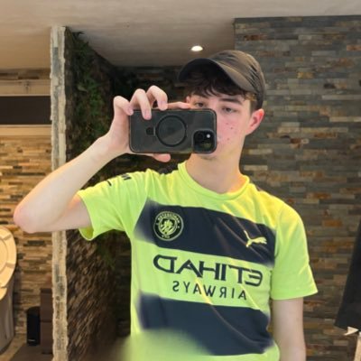 ARELVAN0's profile picture. 🚆Cheminot francilien, bouffeur d’IA, de code et de rail, grosse victime de la RST et des enrayages | 💬 Mes propos n’engagent que moi