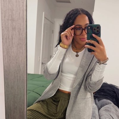 ItsMe_Amaris's profile picture. favored | loved | cherished