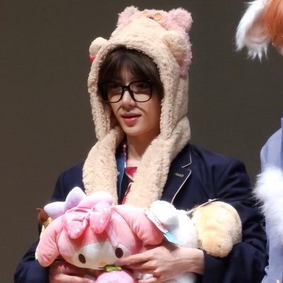 ilovezazu2002's profile picture. 