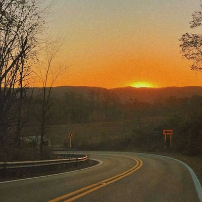 ElizabethJ2065's profile picture. 