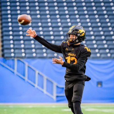 Skylarklucz's profile picture. #rrfam team toba WR🏈  Dakota 🏈QB/WR/SB C/O 28🇨🇦 29🇺🇸
