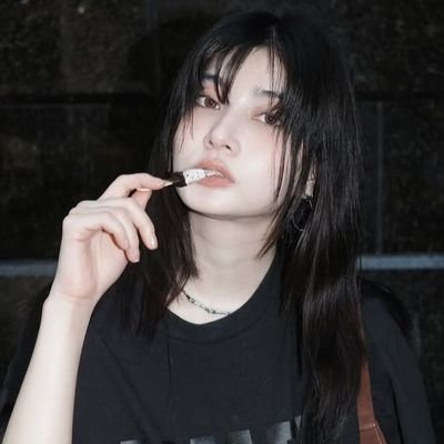 lalirosieJ1's profile picture. I would dance all night
Not care about the heartache in my life 💕