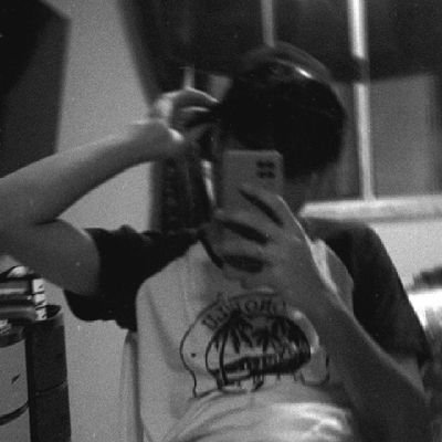 weeezye's profile picture. 