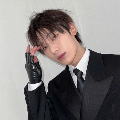 sunoocariocaa's profile picture. ۪  a primeira lésbica carioca do mundo a dizer que ama o sunoo blonde hair na catedral