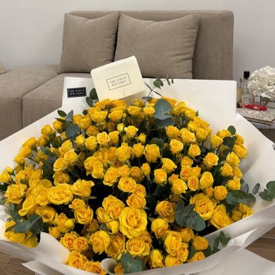 f7a_3's profile picture. "she loved life and it loved her right back" 🦋💕