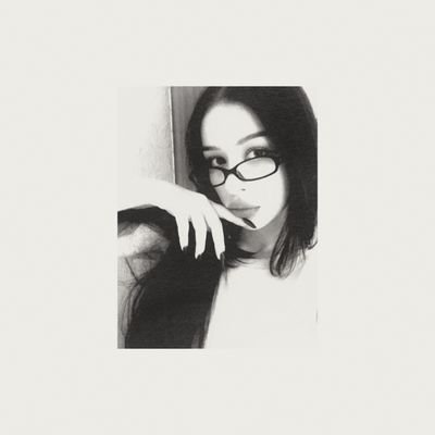 katseguri's profile picture. beginner graphic designer and artist