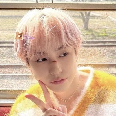 yumaruastar's profile picture. for those who are asking i’m a taki sun, jo moon, and a nico rising /ᐠ - ˕ -マ ᶻ 𝗓 𐰁 🍞🍞🍞 #lunélovestoast