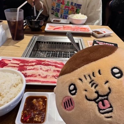 geogiant3221122's profile picture. (˶˃ᆺ˂˶)banba,tsuyome, ageha gal MINOR future manga author and anime creator I love cats,food,kurimanju ( ˶•̀ _•́ ˶) 🌺⚜️🐈 Ageha lover #gyarutwt #yumetwt