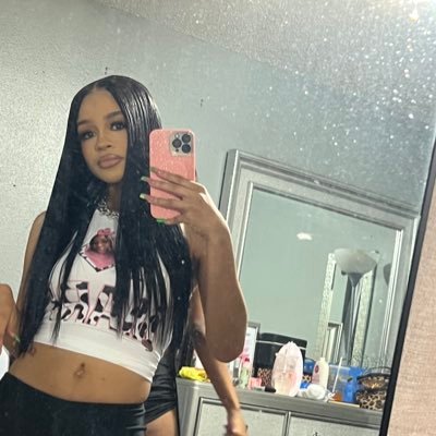 iamsaniyaaa's profile picture. Lon’dyn Sky’e J.