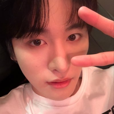luvlettersss's profile picture. ⋆˙⟡ 우리의 모든 추억 다 간직한 채 ⋆˙⟡