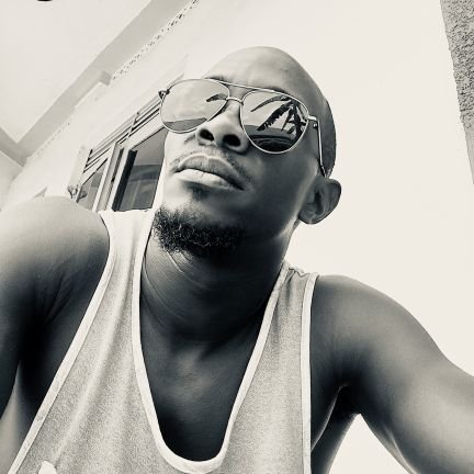 Milezlvy's profile picture. life is wat you make it..CEO Vantage furniture and interiors