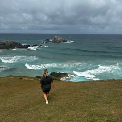 livroseagain's profile picture. 🪩fangirl to many.