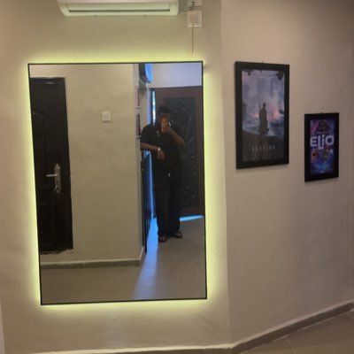 playwithchris_'s profile picture. 