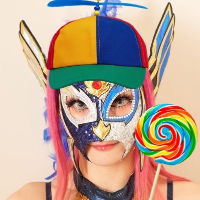 RedColdRitsu's profile picture. armchair booker, #1 hummingbird fan