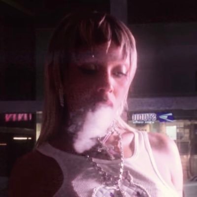 esukno's profile picture. flight 22