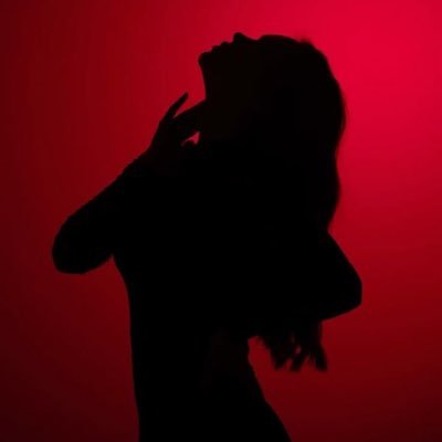 slabostt's profile picture. Bacite me u polje suncokreta. ☽