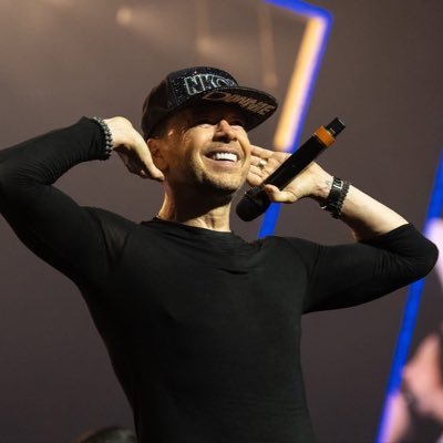 lucydufty's profile picture. Huge fan of @NKOTB since 1989 OG Blockhead Donnie girl 4ever love @DonnieWahlberg 🧡 #loveeternal 🤖❤️ NBA Warriors #30 Steph Curry  Breast cancer survivor ♥️