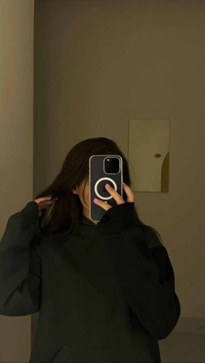 cassy26704's profile picture. This is simply a spam page... Please check out my primary account @Suzziycakeyy