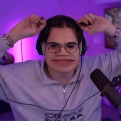 valdoreacciones's profile picture. ♡˗ˏ✎*ೃ˚ : solo clips/reacciones de @elmarianaa