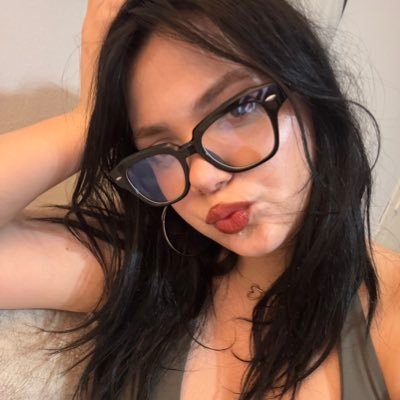 myouimeow's profile picture. ondan sonra salak dedim ona kalk kendin sil salak dedim o da dedi lafını geri al bende dedim lafımı geri almıycam o dedi alıcaksın almıycaksın alıcaksın