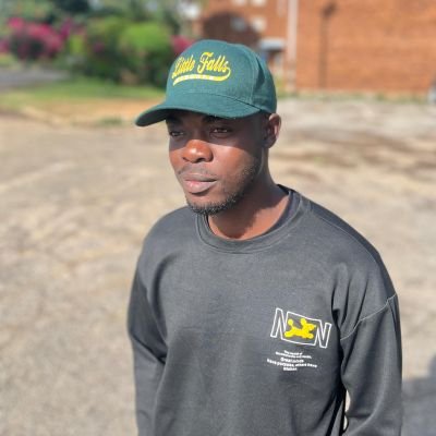 RichieCrox's profile picture. Designer • Hacker • Digital Forensics Analyst