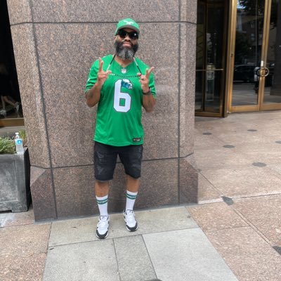 TOOTTHEBARBER's profile picture. HUSTLE OR BE BROKE.... I get 💈💵, A professional sports shit talker!  #phillybarber #HairHustler #RIPBrute🕊💔