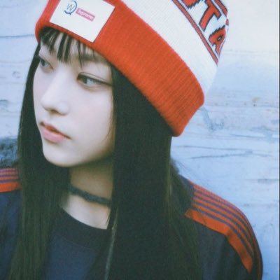 hyeannin's profile picture. newjeans only