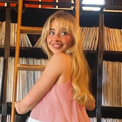 bwrbiegirl's profile picture. ⋆˙⟡ she/her | 16 ౨ৎ ∘˙⊹ @RoyaleHighValks NOTICED 9x hehe ♡ seeing sabrina 11/22 | ♡ slowly defrosting! / sabrina stan @nightbarbie x1 ⋅₊°