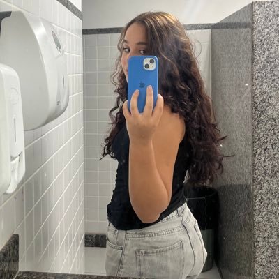 starforbya's profile picture. 