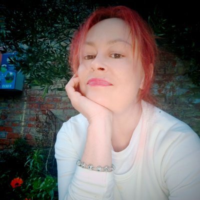 indieretailgirl's profile picture. Things happen and I have to tell someone