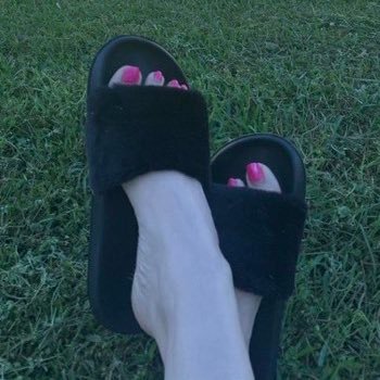 kikicocoputz's profile picture. Touch Grass