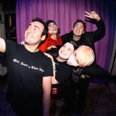 BONESOF99's profile picture. ✰ i survived magnetic during a tornado warning ｡･✧｡ @pinkparxieclub priv ☆ | 26 ☾ @schnitzel_one ♡