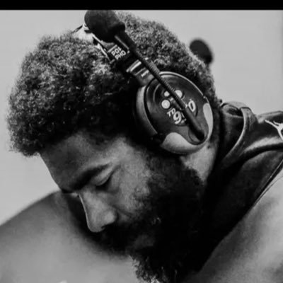 Barringer19's profile picture. Food,football,family in no particular order. TACKLING specialist and everything football. Earl(y)❌late #GOBLUE 〽️ c/o 2006 🐶2400 Collingwood ‘02.