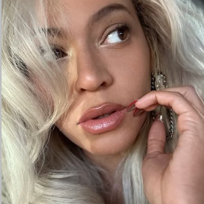 muthaaboard's profile picture. beyoncé before morals. | editor