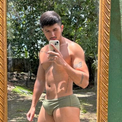 vinicastrol's profile picture. Brazilian boy 🇧🇷🇯🇵 https://t.co/laL6QuojdV 🧡https://t.co/gQM8ShrVih 📸