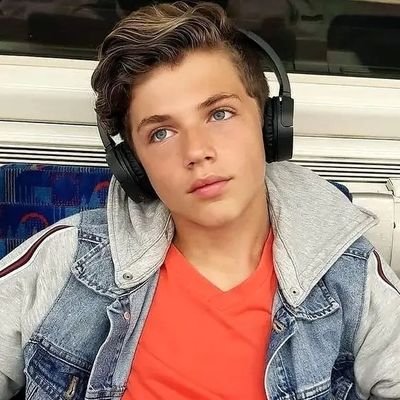 EVAN11969895036's profile picture. Humble and Calm