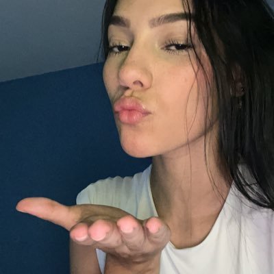 lazamoraoq's profile picture. Tómense td como quieran, no es problema mío ;)