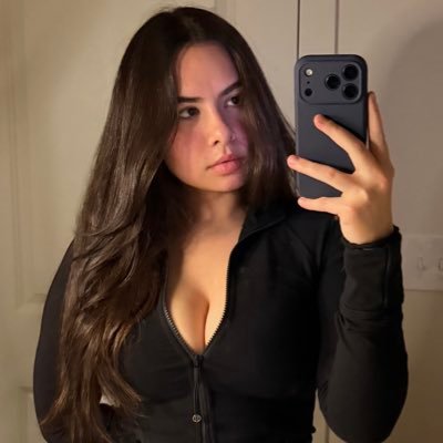 lovelinnell's profile picture. a little bit of a wild girl