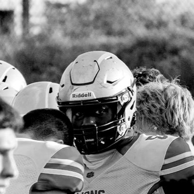 Nathan_Osagiede's profile picture. 6’2 215•C/O2027🇨🇦•C/O 2028 🇺🇸•JHSS• Defensive End• Ontario 🇨🇦 Phone:226-698-2596