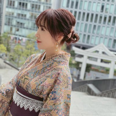 espinoza_b14551's profile picture. 🍰💕 私は肯定的なエネルギーを広めることに情熱的であり、笑顔が誰の一日を明るくすることができると信じています。