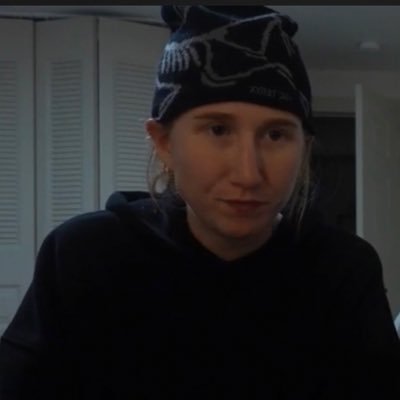 snapbackillie's profile picture. billie and naomi and lottie and hazel and nat and katie b and ethel and