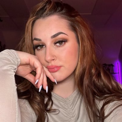 runawayangie's profile picture. 