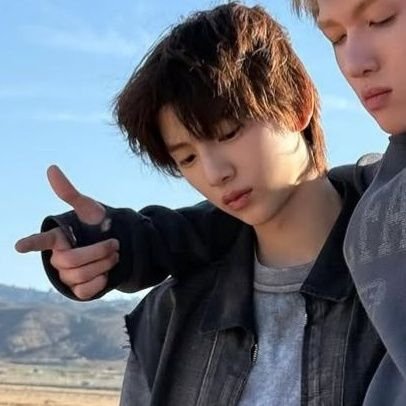 parkerzin42283's profile picture. pronomes masculinos (ele/dele) // 🇧🇷artista br fudido // 15 yo // I'm the real Slim Shady😋