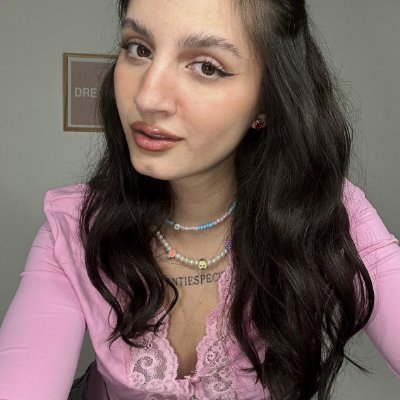 arianaqevlq's profile picture. Follow my snap and get free pics 🧸 click the link for it 💝 'arianaskxx'